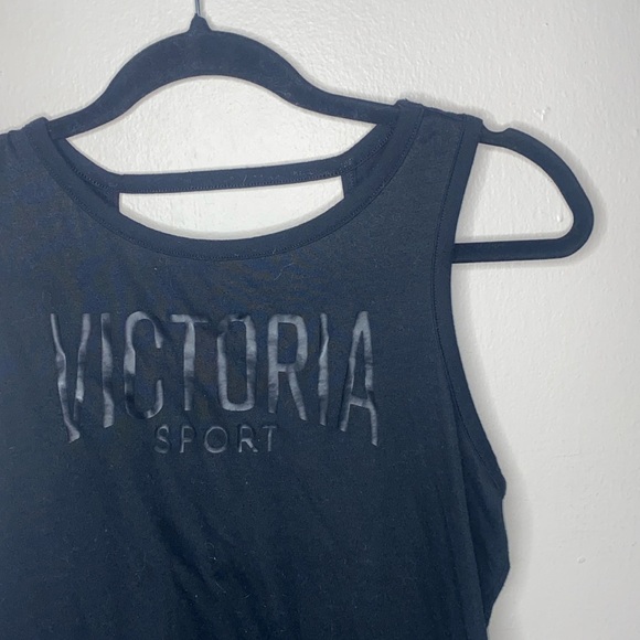 Victoria's Secret Tops - 🎈Adorable black workout tee with cute back design!
